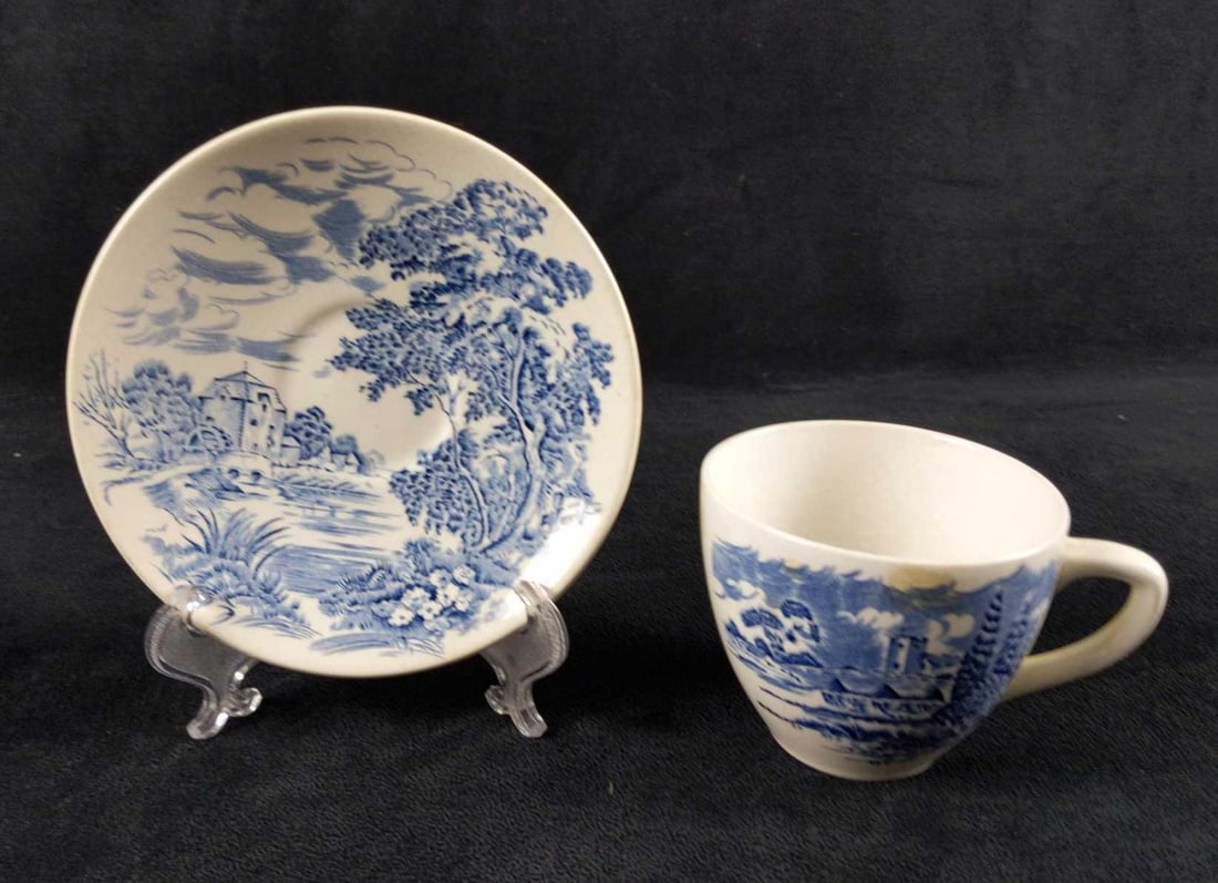Vintage Wedgwood Countryside Blue Saucers And Cup (1 of 9)