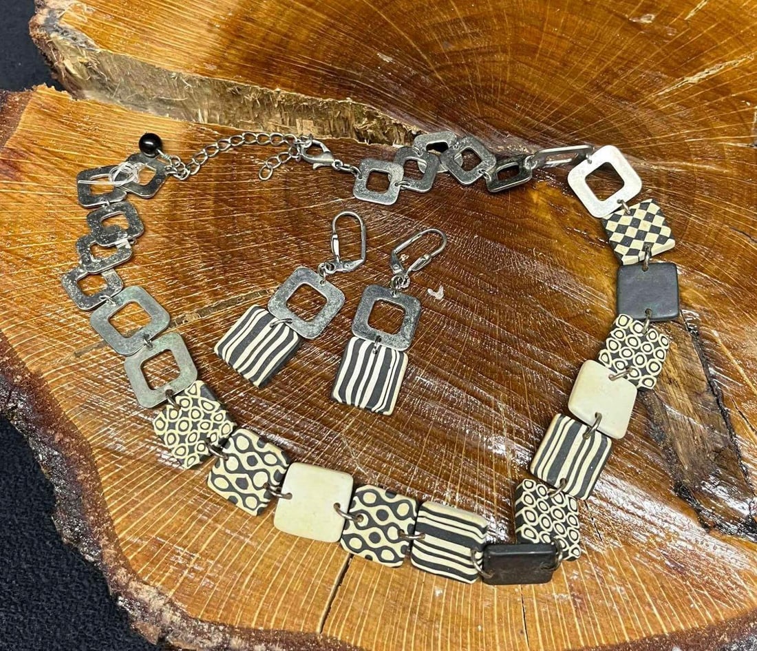 Black/White Silver Tone Jewelry Set (1 of 4)