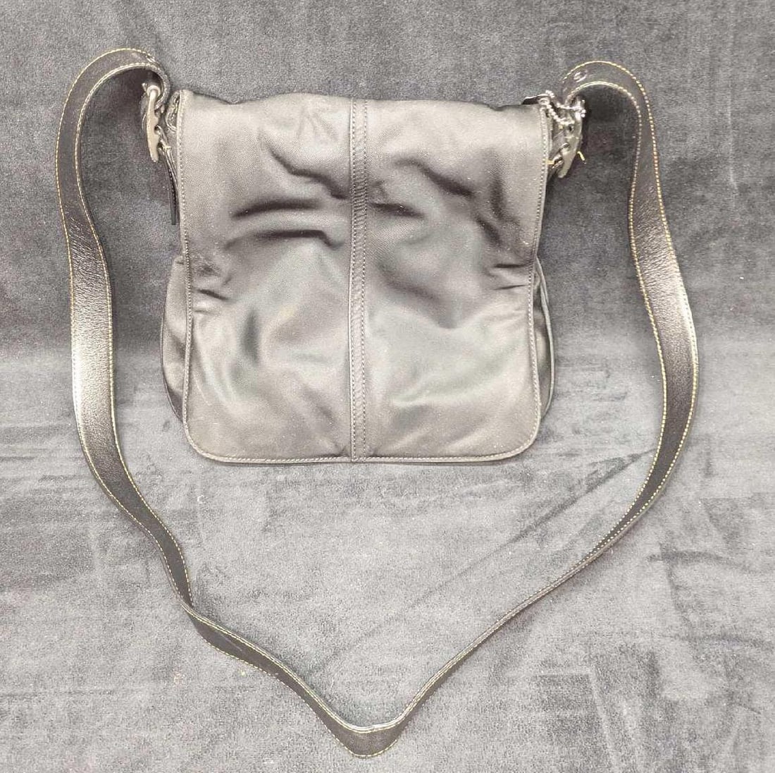 Coach Black Messenger Crossbody Bag Leather & Nylon (1 of 5)