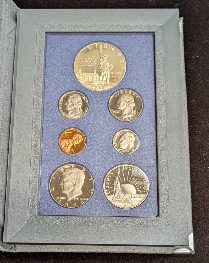 1986 US Prestige Proof Set-Ellis Island Coins-90% Silver Dollar (1 of 4)
