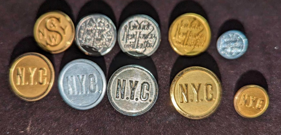 10 Vintage NYC New York Waterbury Uniform Buttons (1 of 12)