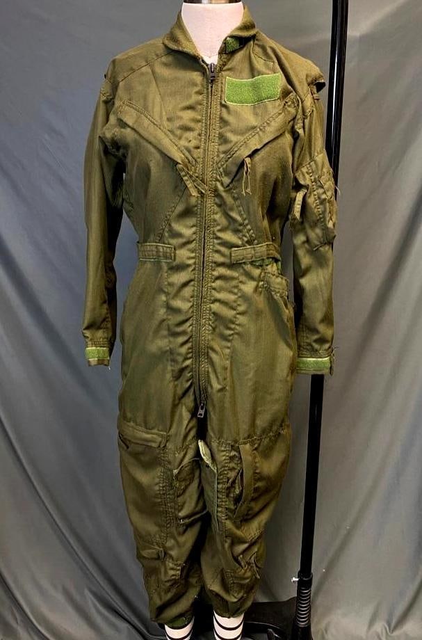 Vietnam Era USAF Flight Suit: Vietnam Era USAF Flight Suit Flight crew coveralls from the Vietnam era, worn by the United States Air Force. In good condition, with no known rips, holes, or stains. Interesting piece of militaria. I