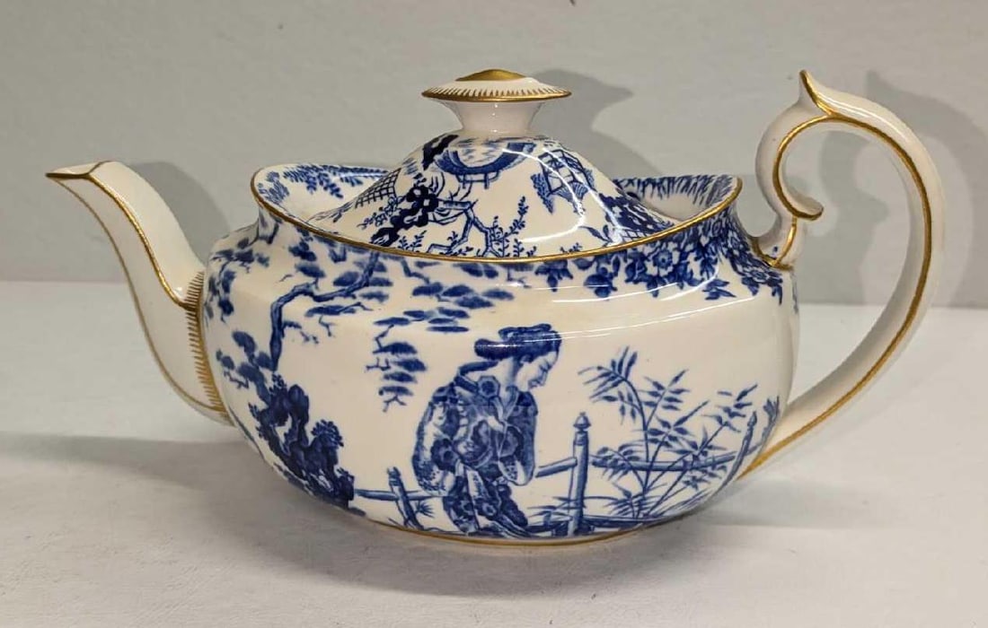 Vintage Mikado Royal Crown Derby Small Teapot & Lid (1 of 9)