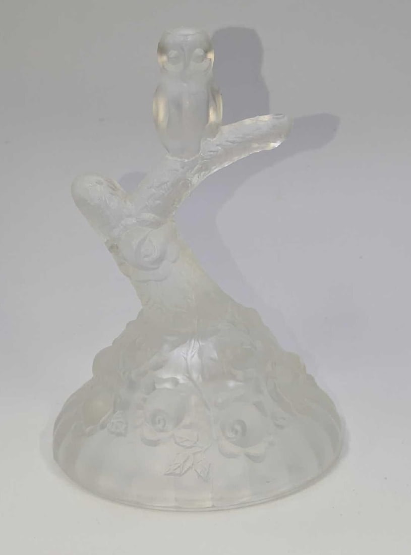 Vintage Fenton Glass Owl On Branch Figurine: Vintage Fenton Glass Owl On Branch Figurine. This is approx 3" x 3" x 4 1/2" and it weighs 0.35lb. The figurine has no chips or cracks.