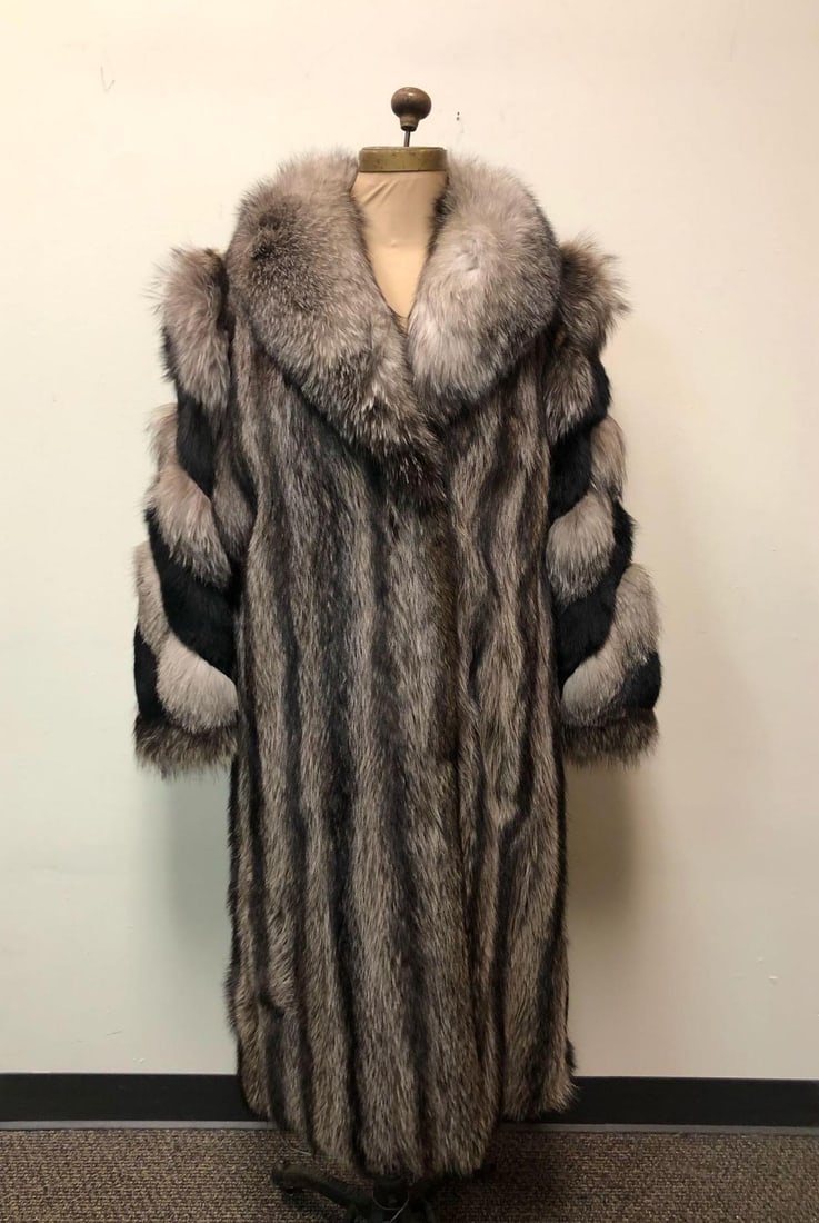 Fur Coat Blue Indigo Fox Sterling Eaton (1 of 7)