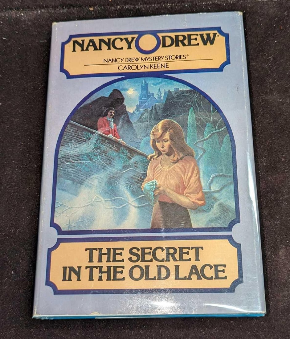 Nancy Drew Mystery Stories The Secret In The Old Lace HC: Nancy Drew Mystery Stories The Secret In The Old Lace HC. This was written by Ruth Sanderson (under the pseudonym of Carolyn Keene) and was published by Wanderer Books (New York) and copyrighted in th