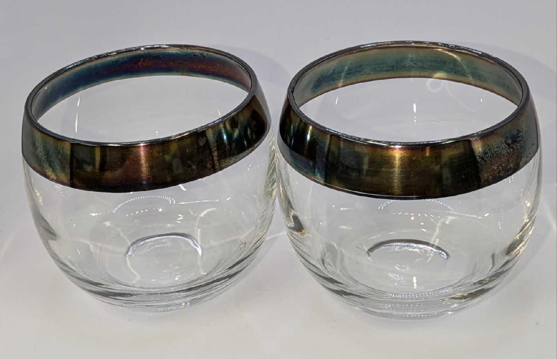 2 Vintage Silver Rimmed Tumbler Glasses Dorothy Thorpe B: 2 Vintage Silver Rimmed Tumbler Glasses Dorothy Thorpe B. Each glass is approx 3" x 3" x 2 5/8" and the total weight is 0.61lb. The glasses have no chips or cracks.