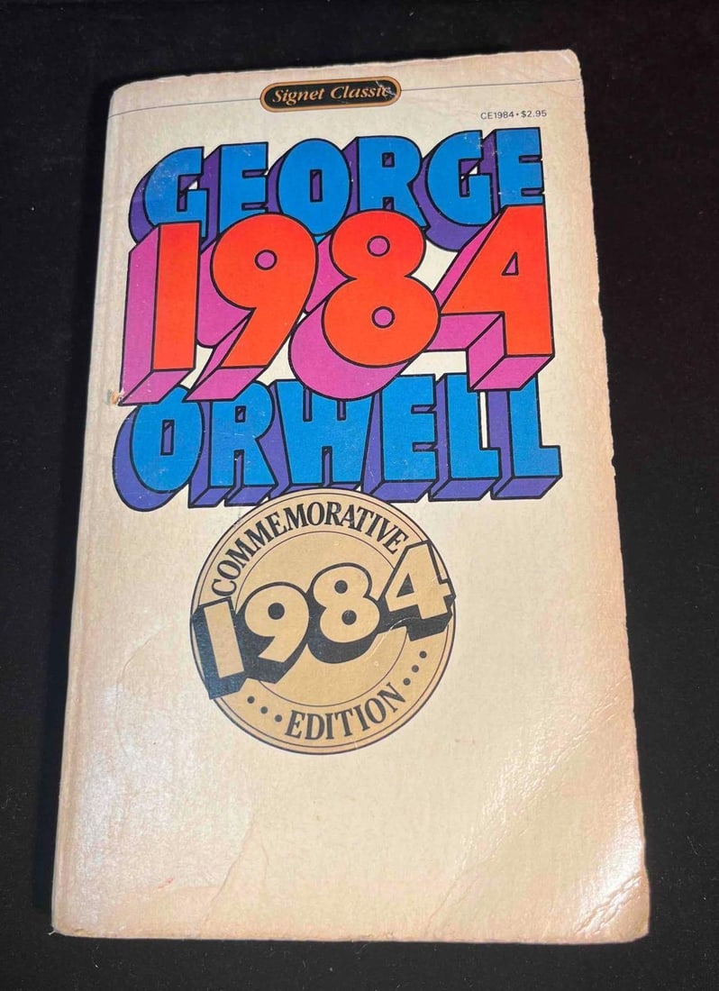 Signet Classic Soft Cover George Orwell 1984 Commemorative Edition (1 of 7)