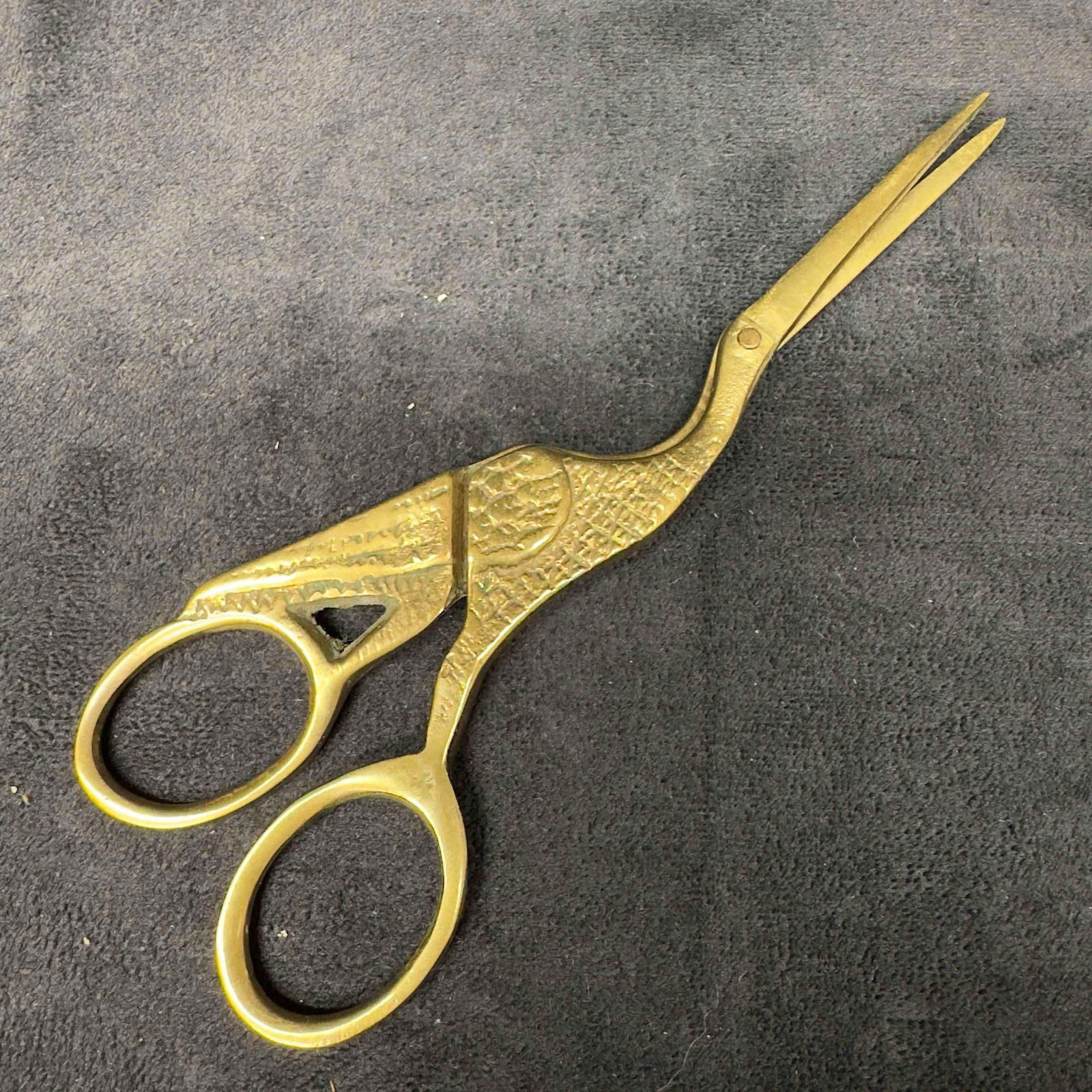 Solid Brass Stork Embroidery Sewing Craft Scissors 6 3/4?? Bird Crane (1 of 7)