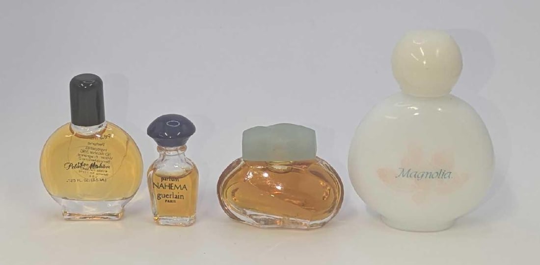 4 Empty And Filled Vintage Perfume Bottles Estee Lauder: 4 Empty And Filled Vintage Perfume Bottles Estee Lauder. This lot includes: (1) Petal Mist Perfume .125 Fl Oz. Filled. This is approx 1 1/4" x 1/2" x 2". (1) Nahema Guerlain Parfum. Paris