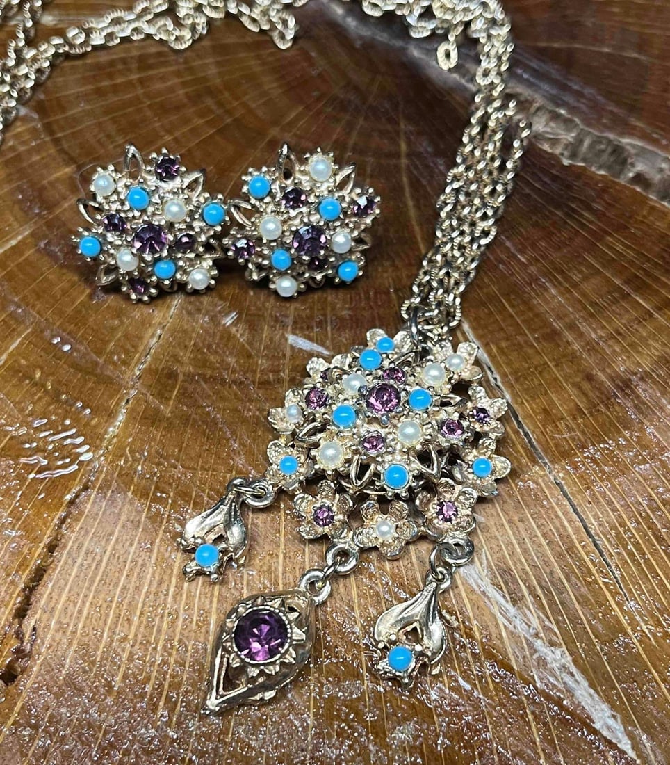 Vintage Costume Jewelry Set Matching Necklace & Earrings (1 of 11)