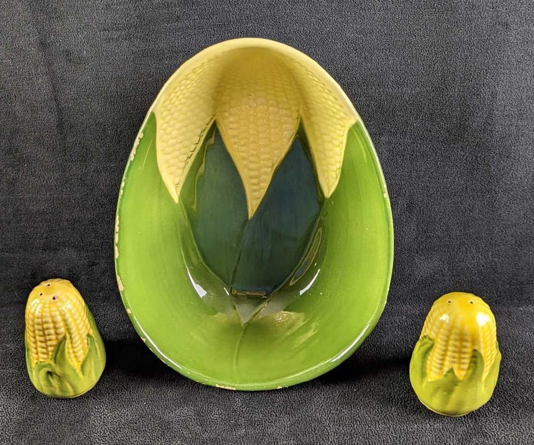 Vintage Shawnee Corn King Salt & Pepper Shaker & Bowl (1 of 9)