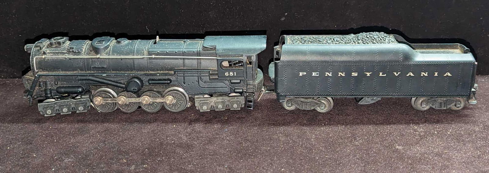 O Gauge Lionel Steam Engine #681 & Pennsylvania Tender (1 of 10)