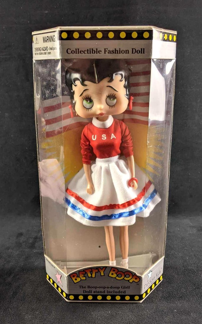 Betty Boop Collectable Fashion Doll (1 of 8)