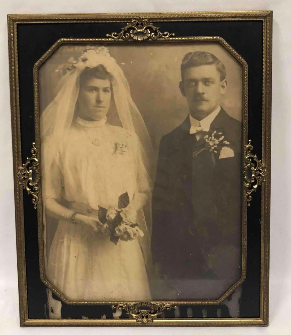 Vintage Photography Wedding Couple (1 of 5)