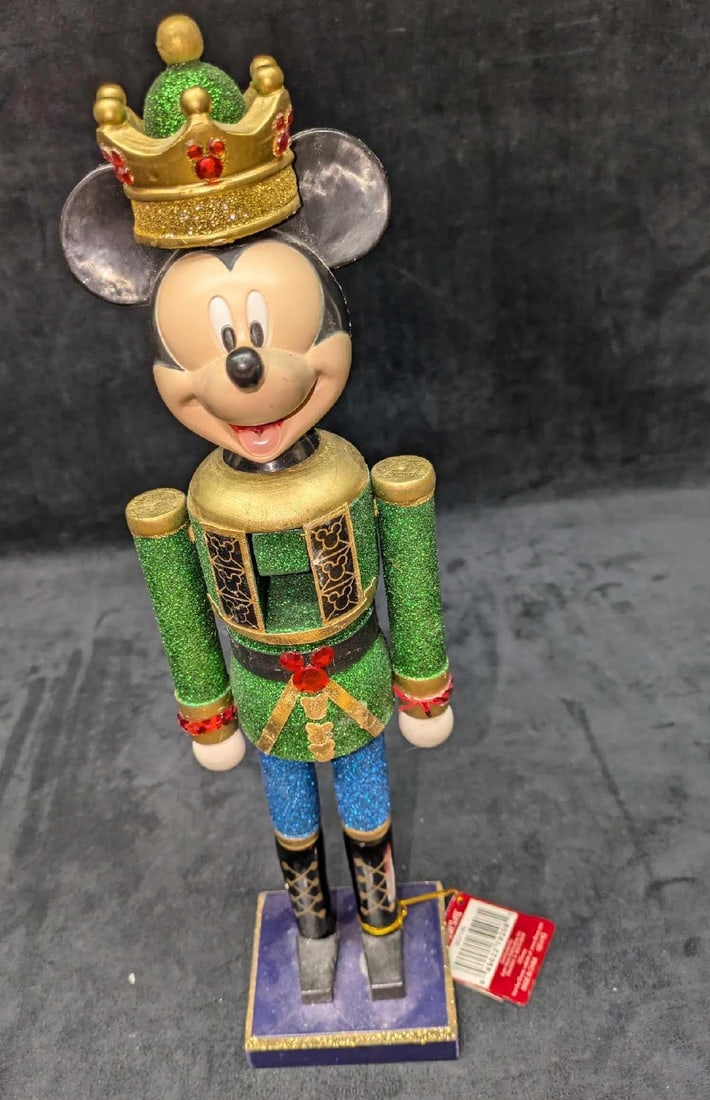 Disney King Mickey Mouse Decorative Nutcracker (1 of 5)