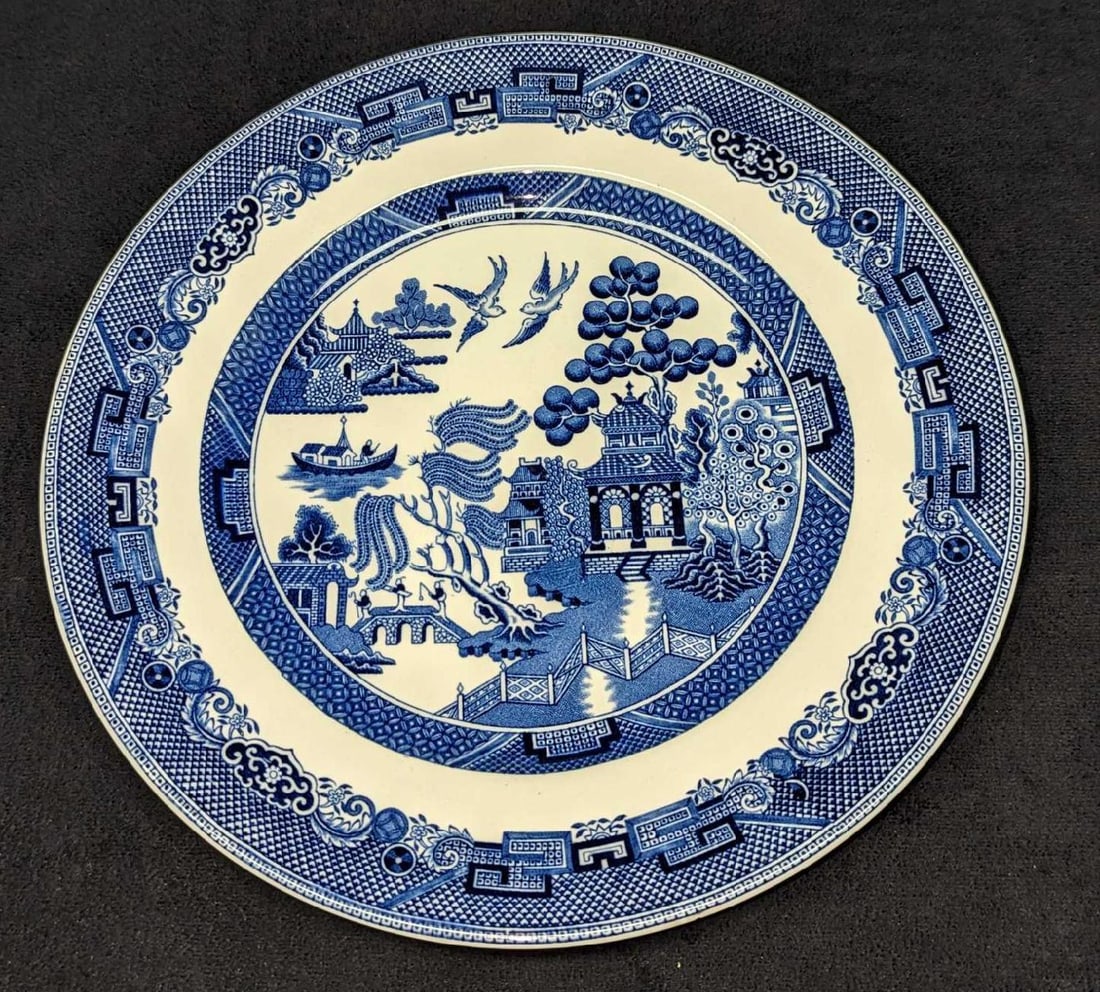 Vintage Johnson Bros England Blue Willow Plate B (1 of 6)