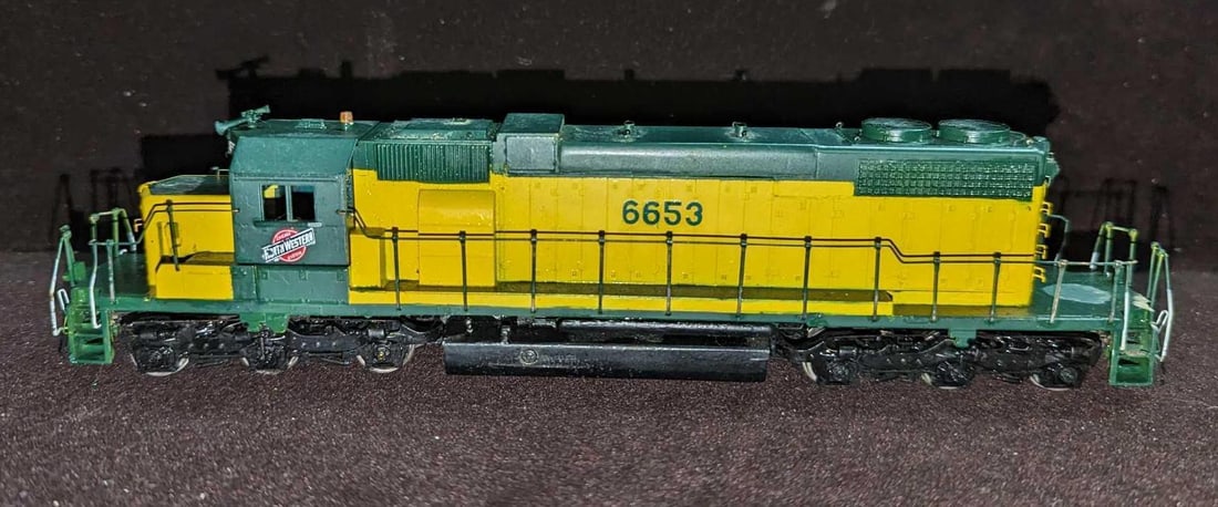 Chicago & Northwestern HO Scale Locomotive (1 of 7)