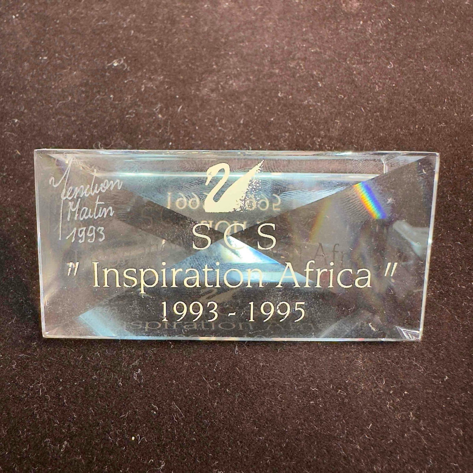 Swarovski Crystal SCS Inspiration Africa 1993 - 1995 Title Plaque Martin Zendron Artist Signed: Swarovski Clear Crystal Glass Inspiration Africa Title Plaque. This title plaque is a beautiful crystal glass art piece featuring Inspiration Africa 1993-1995 from Swarovski Crystal. The item features