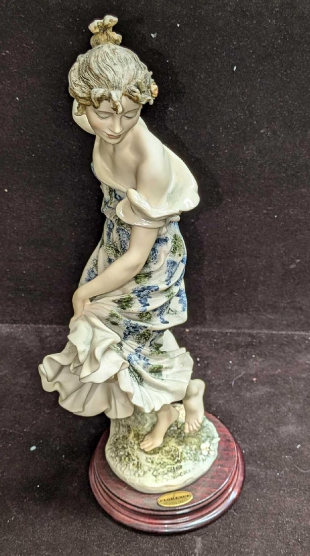 1996 Giuseppe Armani Allegra Capodimonte Figurine (1 of 8)