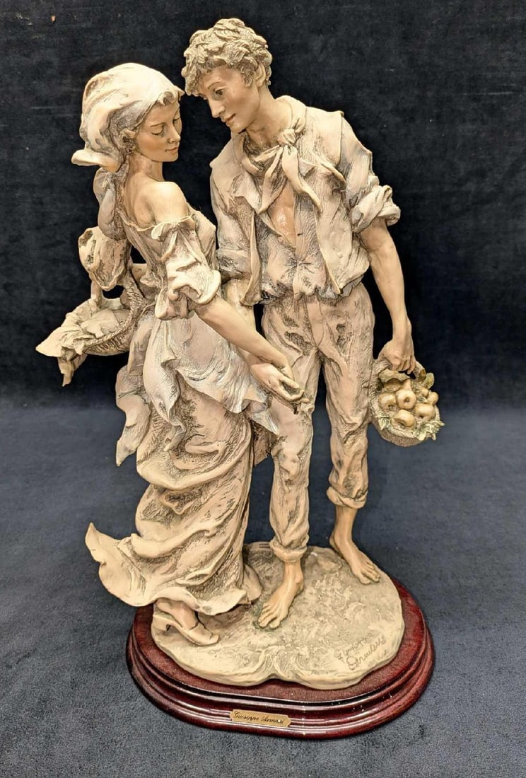 LE Giuseppe Armani Encountering Capodimonte Figurine (1 of 9)
