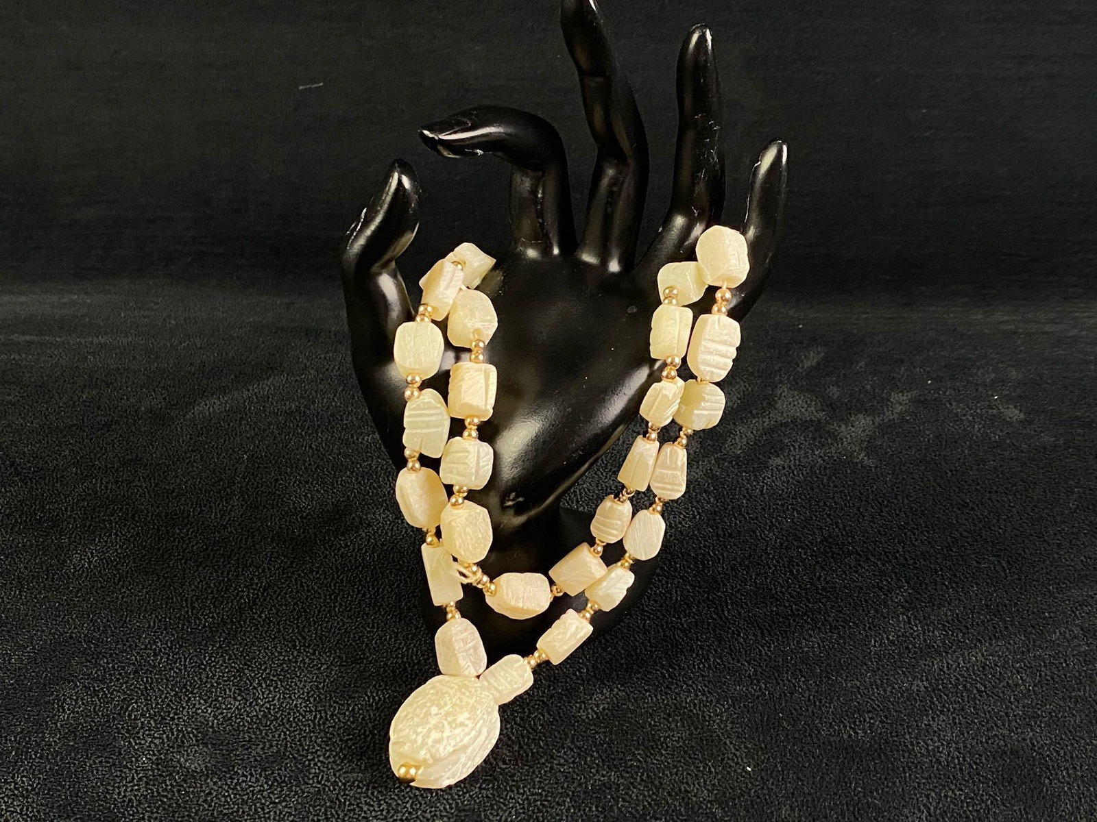 Vintage Handmade White Soapstone Scarab Beetle Necklace B (1 of 6)