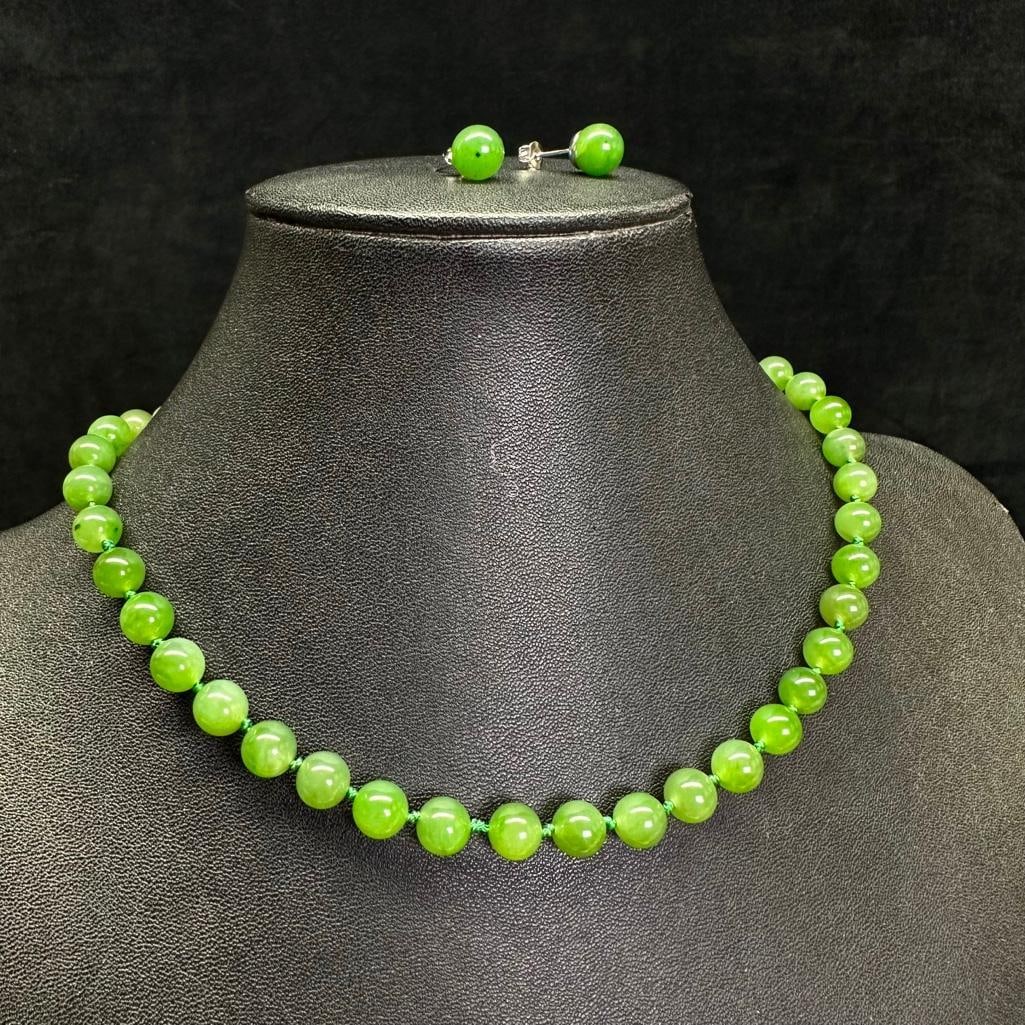 Jade Bead Necklace Earring Set: This piece of jewelry has been tested and researched prior to listing. Please view all our pictures they are part of our description. DETAILS: Metal - base metal Color - silver Stones - Jade Hallmark