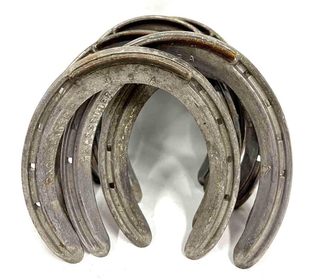 Vintage Pacesetter Aluminum Horseshoe Set Of 8 (1 of 16)