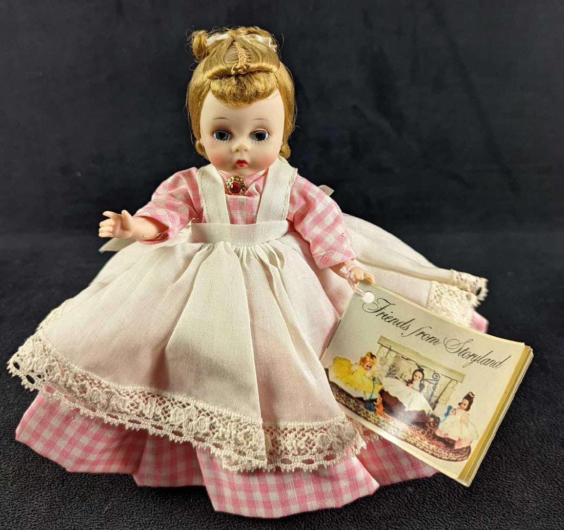 Vintage Madame Alexander Little Women Meg Doll: Vintage Madame Alexander doll based on the character Margaret "Meg" March from Louisa May Alcott's classic coming-of-age novel "Little Women". Meg comes dressed in clothing from th