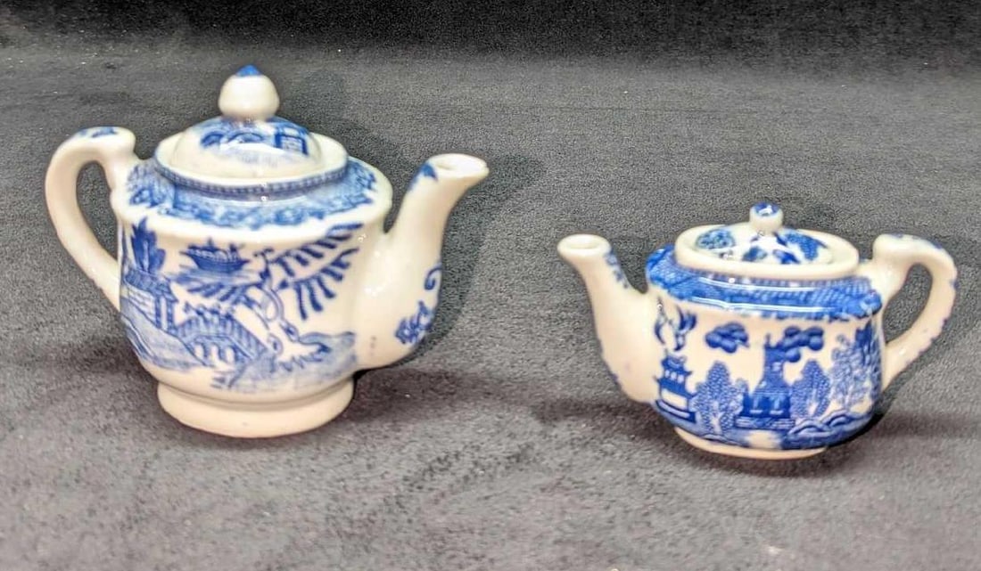 2 Vintage Small Porcelain Blue & White Japanese Teapots (1 of 10)