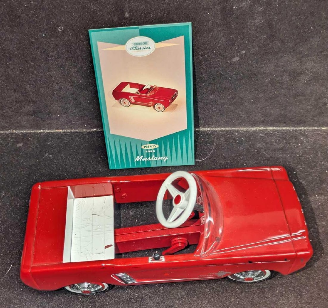 Kiddie Car Classic "1964-1/2 Ford Mustang" With Hallmark Card (1 of 7)