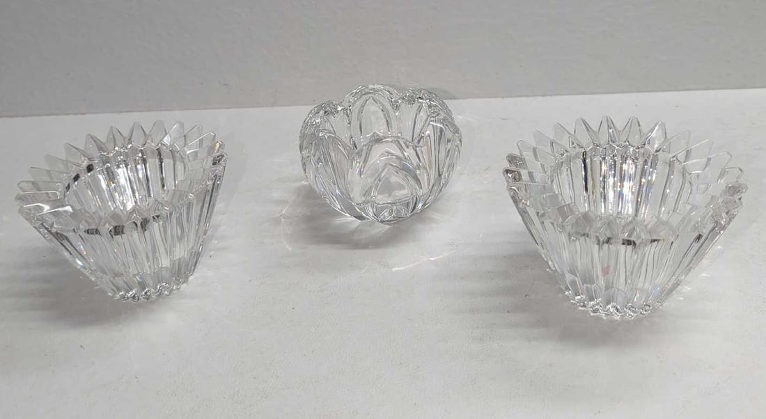 3 Vintage Waterford Crystal & Crystal Votive Candle Holders: 3 Vintage Waterford Crystal & Crystal Votive Candle Holders. This lot includes: (1) Waterford Crystal Candle Holder Bowl. This is approx 3 1/2" x 3 1/2" x 2 1/2". (2) Heavy Ribbed Crys