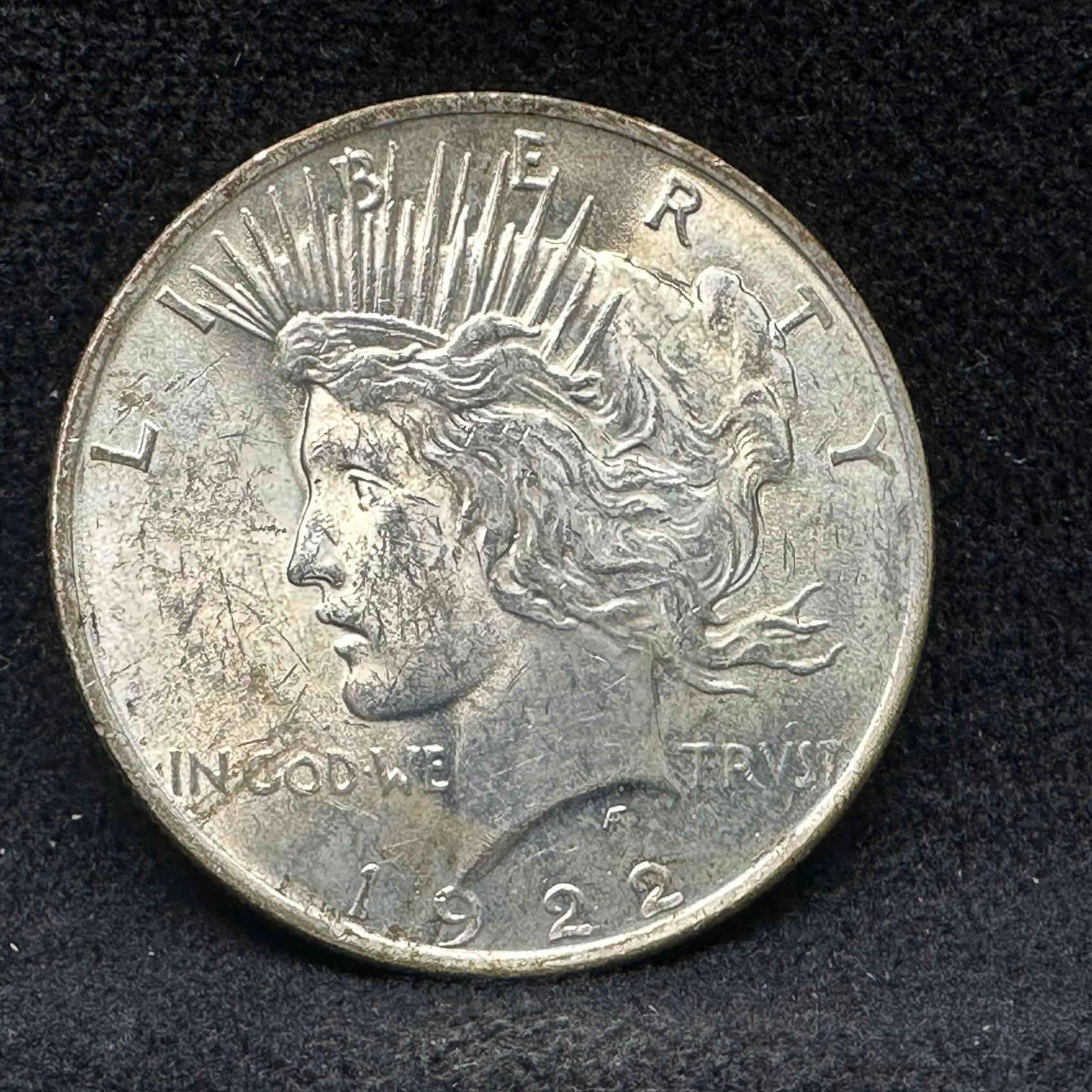 1922 P Silver Peace Dollar (1 of 2)