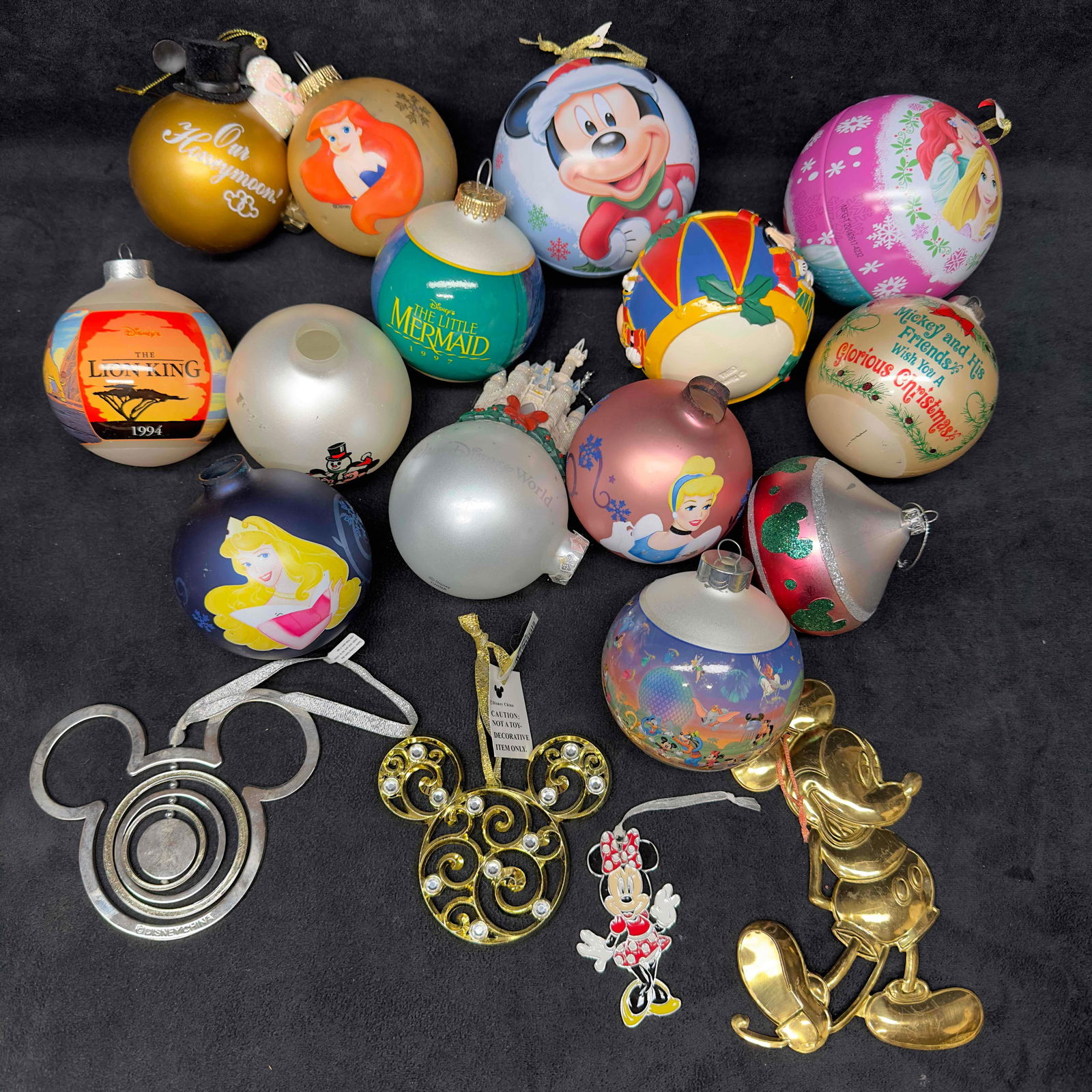 Disney Characters Holiday Christmas Ornament Collection Set Ornaments 18 Eighteen (1 of 13)