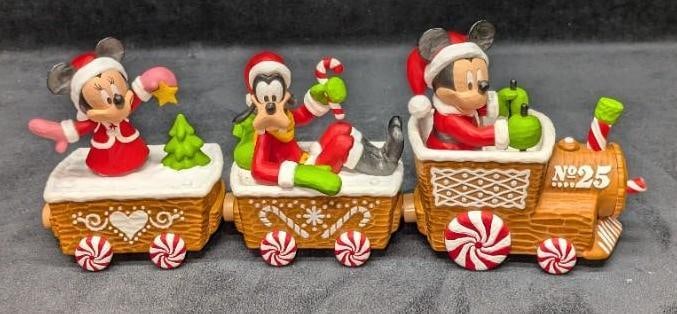 Hallmark 2016 Christmas Express Disney Characters (1 of 8)