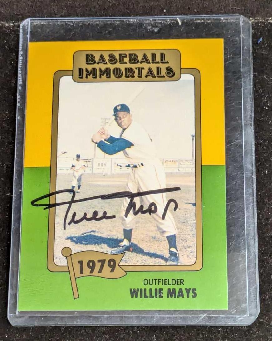 Willie Mays HOF Autographed Baseball Card (1 of 2)