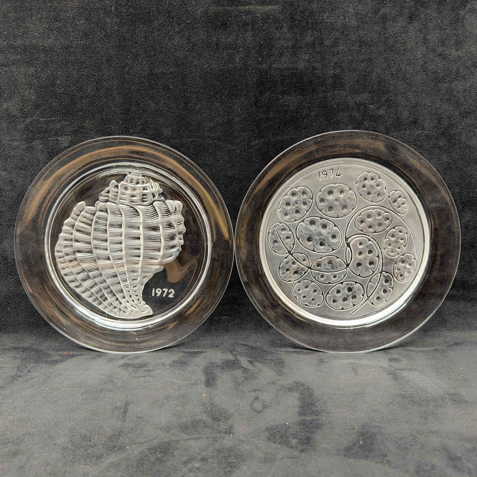 Signed Lalique France Crystal 1972 Shell Coquillage 1974 Silver Pennies Sous D’Arge Annual Plate (1 of 10)