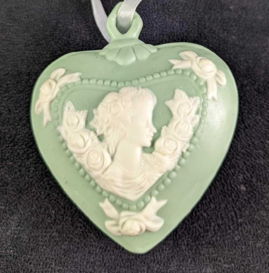 Vintage Jasperware Cameo Heart Shaped Ornament: Vintage Jasperware Cameo Heart Shaped Ornament. This is approx 3 1/2" x 1 1/4" x 4" and it weighs 0.21lb. The ornament is in a good, vintage condition with some markings on the side. Pleas