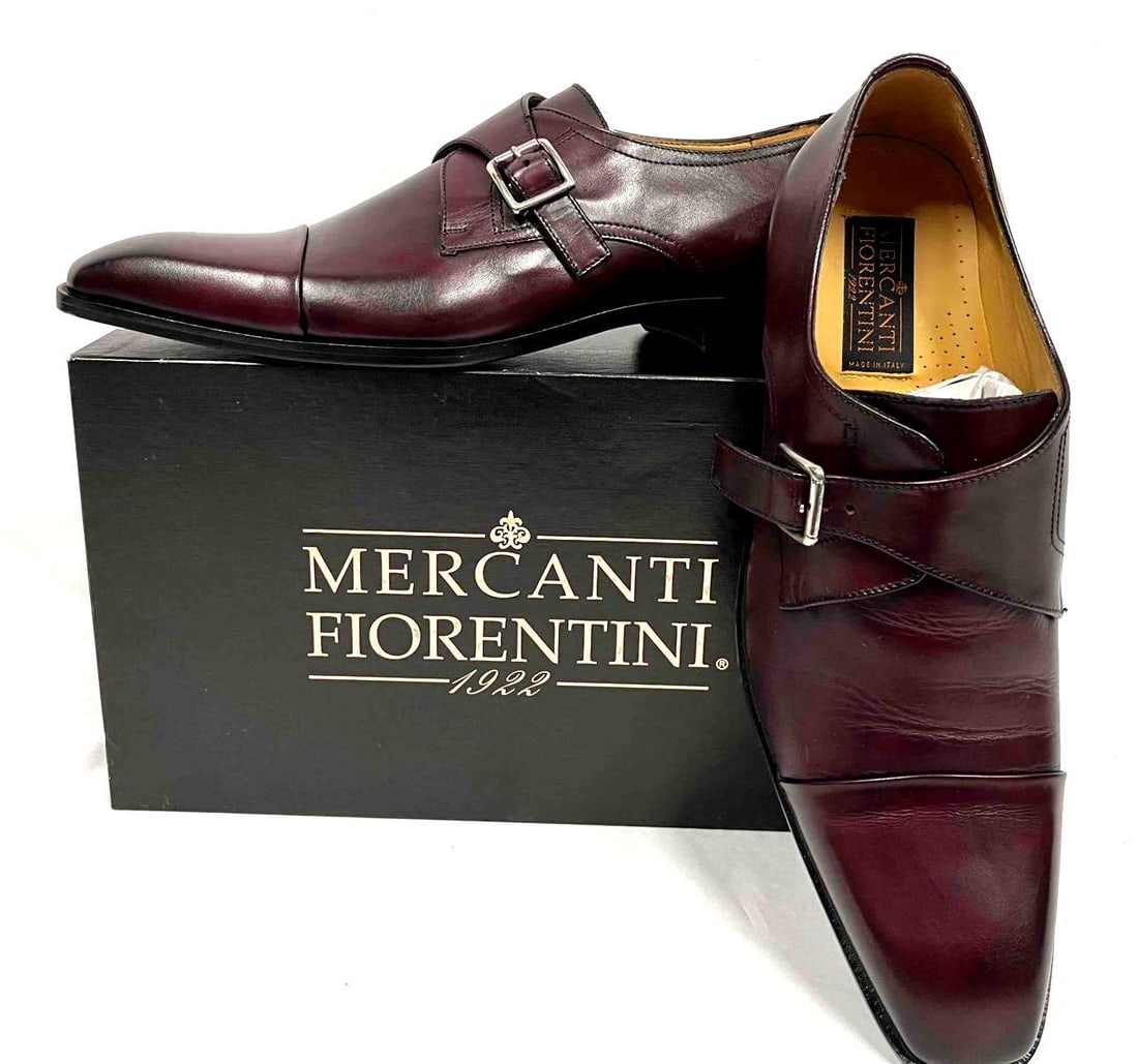 Mercanti Fiorentini Men's Italian Leather Dress Shoe 12M: This lot contains a pair of Mercanti Fiorentini Men's Italian Leather Dress Shoes Size 12M. The box is approx 13 1/4" x 7 3/4" x 5 1/4". Total weight is approx 2.5lbs. Overall the Mens