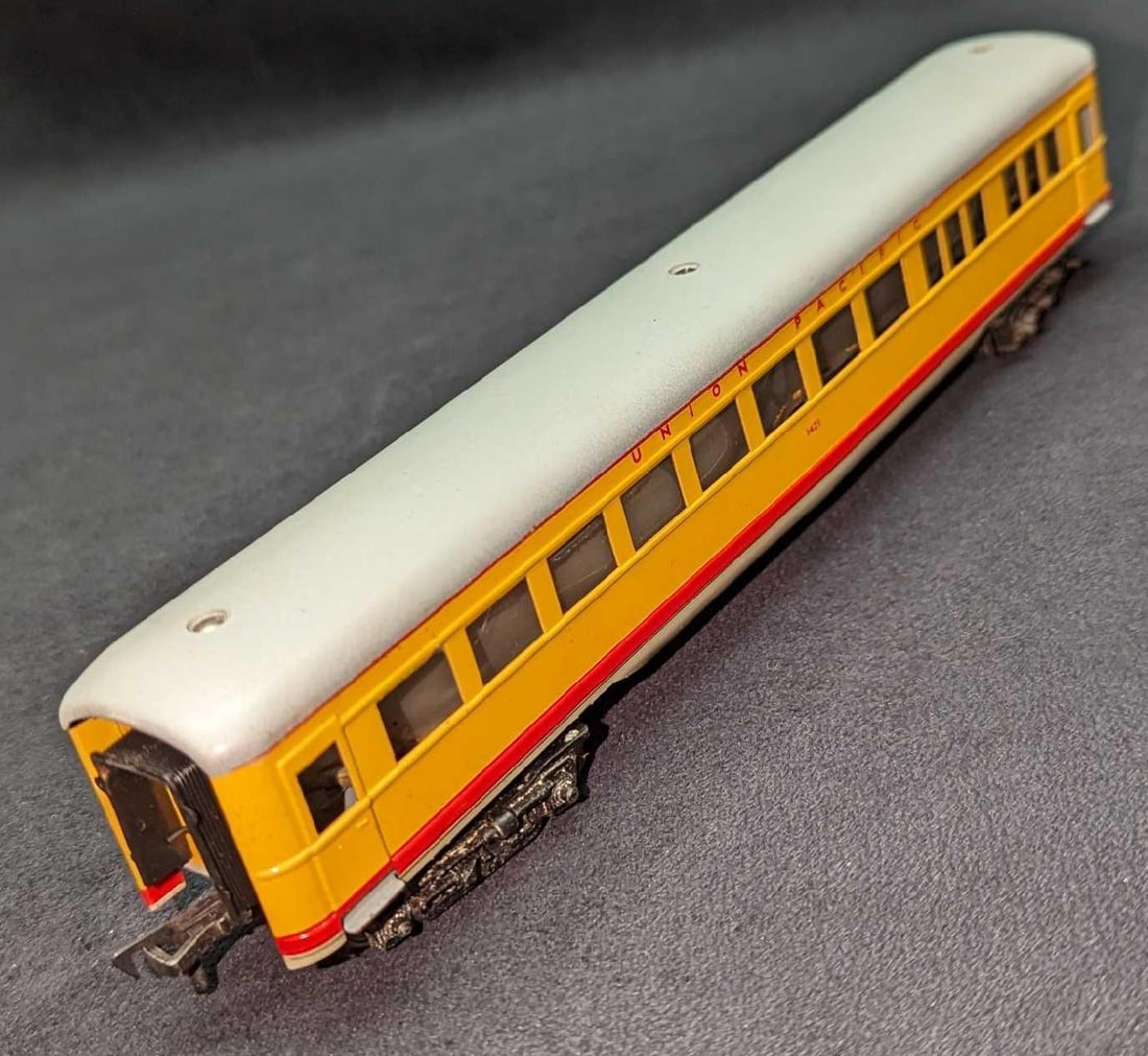 Vintage Fleischmann HO Union Pacific Ocean View Car B (1 of 7)