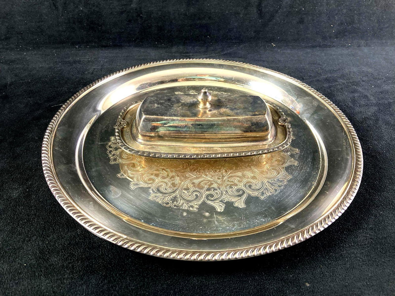 Oneida Silver Plate Dining Platter 14" Across (1 of 5)