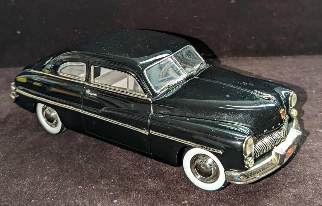 Ertl American Graffiti 1951 Mercury Coupe 1:18 Scale