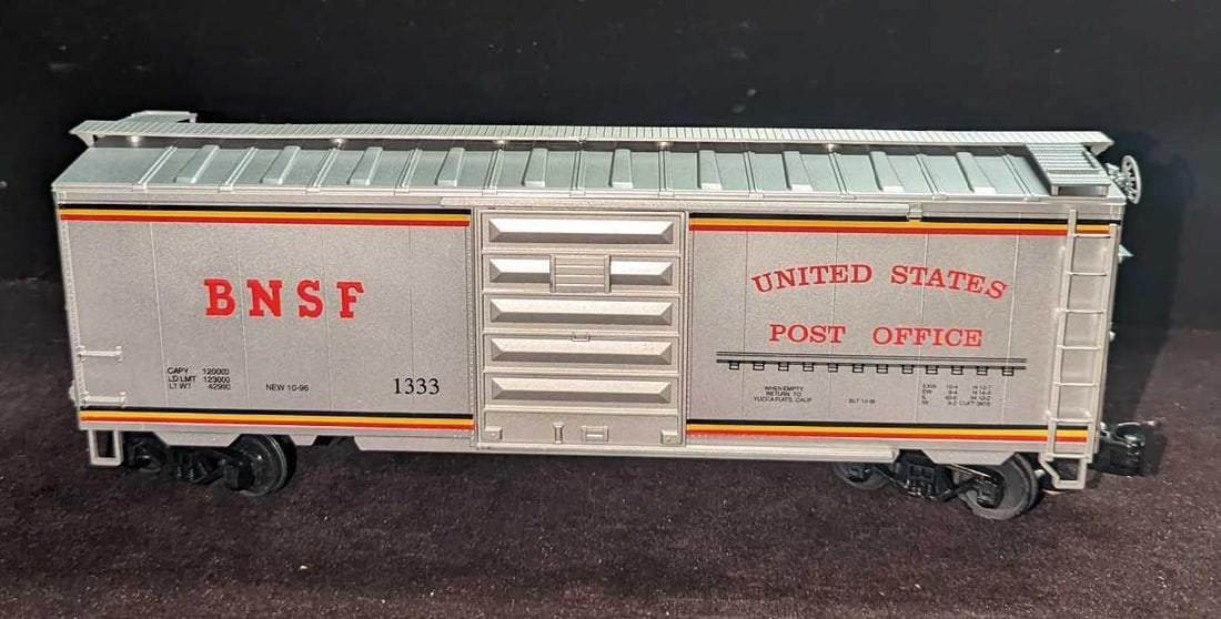 Weaver Ultra Line O Scale US Post Office Box Car (1 of 8)