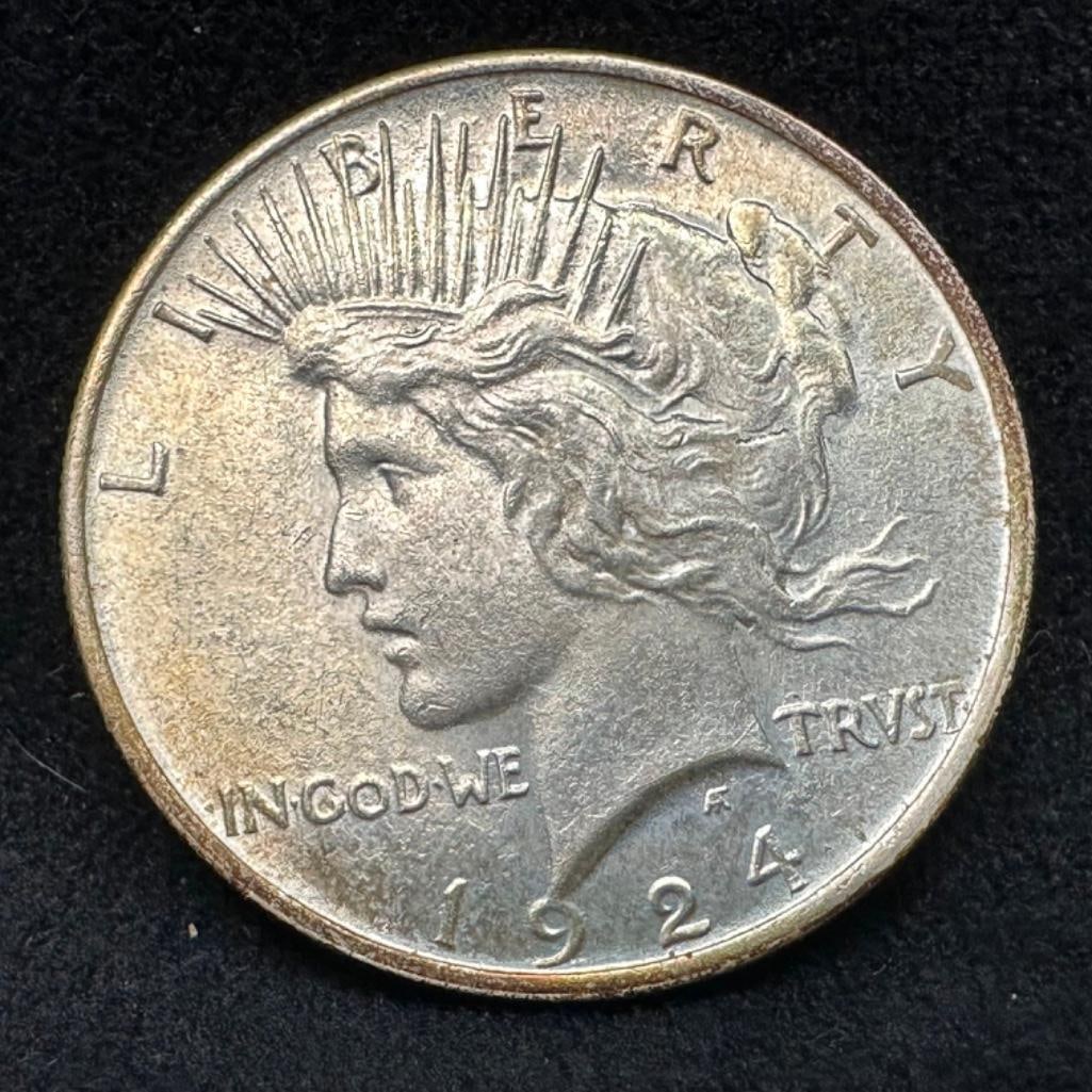 1924 P Silver Peace Dollar (1 of 2)