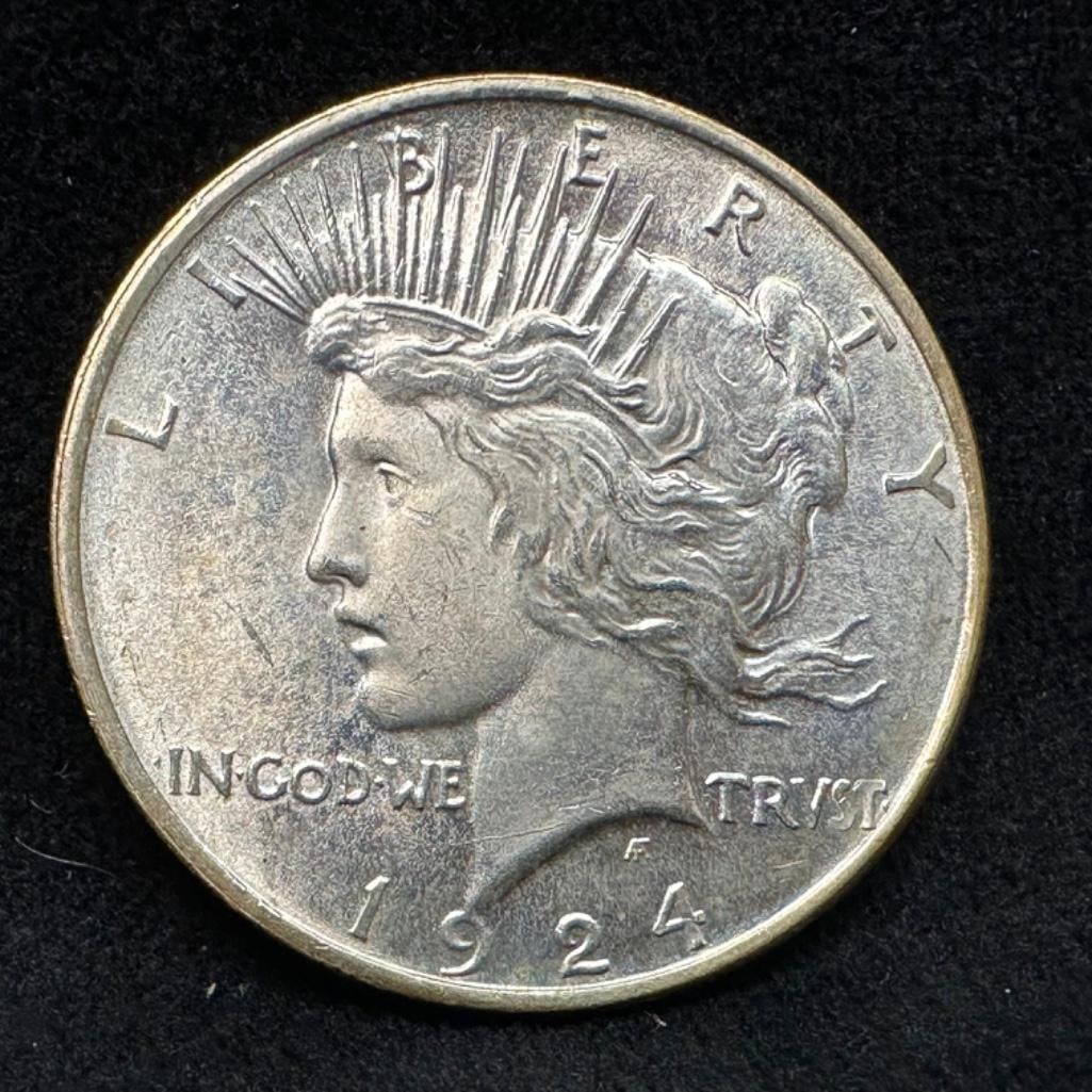 1924 P Silver Peace Dollar (1 of 2)