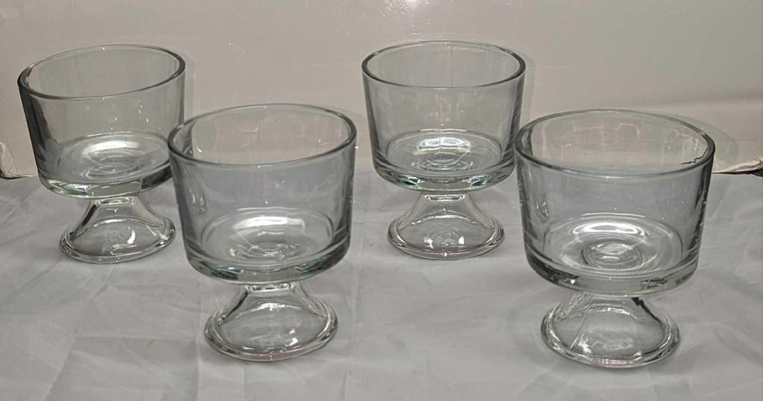 4 Vintage Anchor Hocking Presence Dessert Bowls (1 of 9)