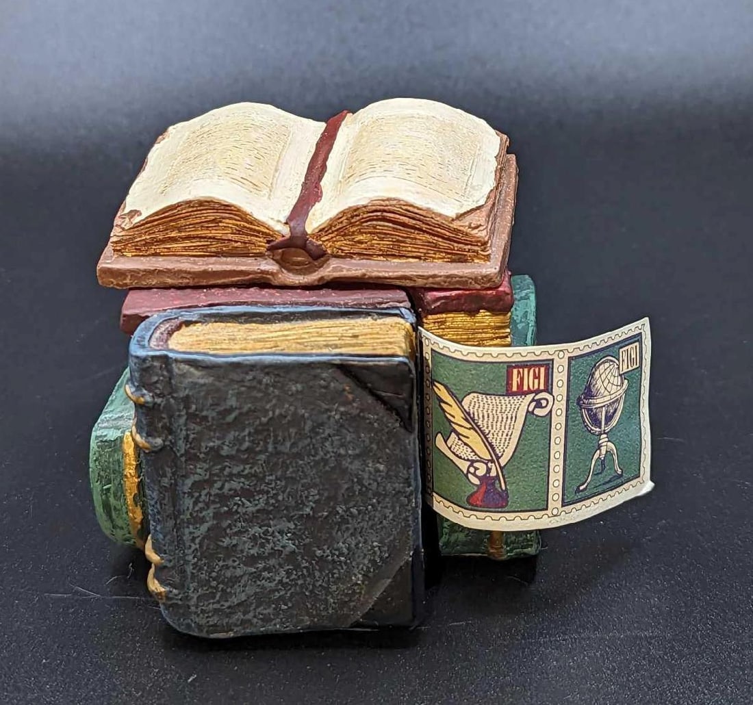 Resin Books Stamp Dispenser (1 of 7)