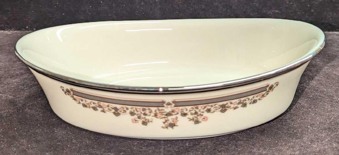 Retired Lenox Lace Point 8" Oval Vegetable Bowl (1 of 7)