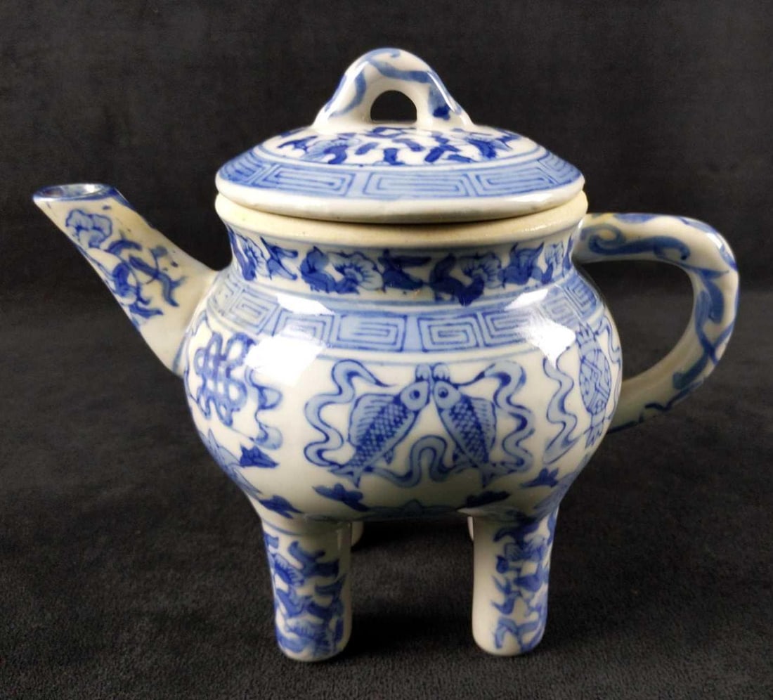 Antique 19c Qianlong 4 Leg Chinese Porcelain Teapot (1 of 11)
