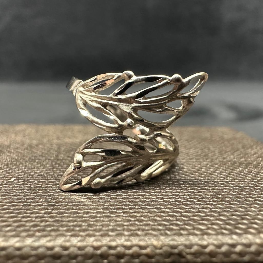 14k White Gold Leaf-Shaped Ring (1 of 2)